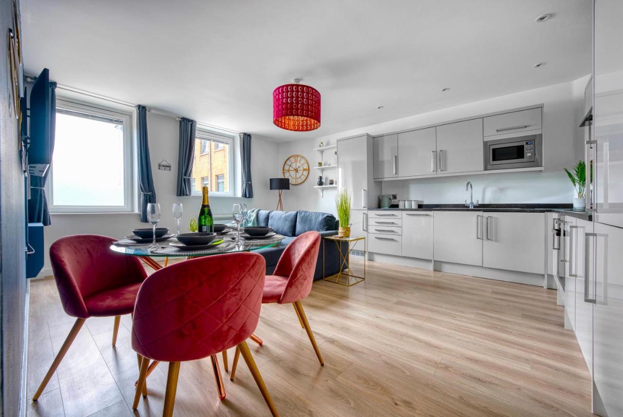 The Post House Two By Fortuna Property กลอสเตอร์ ภายนอก รูปภาพ