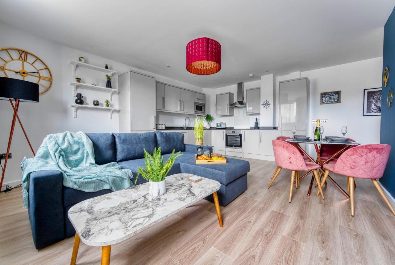 The Post House Two By Fortuna Property กลอสเตอร์ ภายนอก รูปภาพ