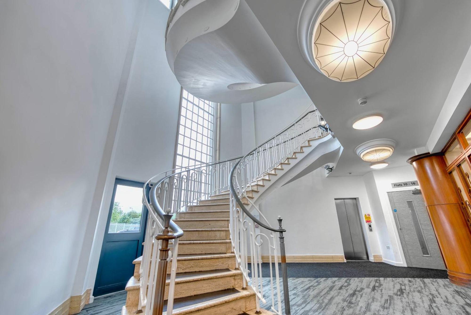 The Post House Two By Fortuna Property กลอสเตอร์ ภายนอก รูปภาพ